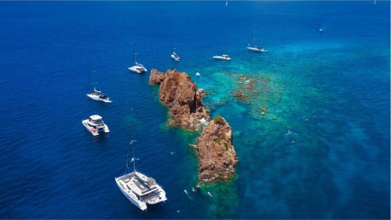 Catamarano alle British Virgin Islands nei Caraibi